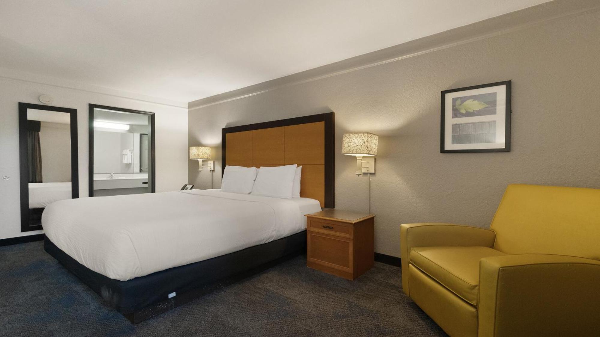 Howard Johnson By Wyndham Sacramento Downtown Exterior foto